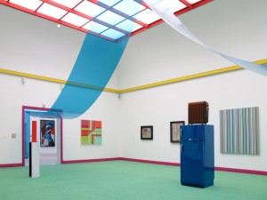 Cooler Heizer, 2011, installation view, used fridge, 230 x 68 x 63 cm, Extradosis, Kunsthalle zu Kiel, 2011